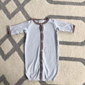 Coccoli newborn gown